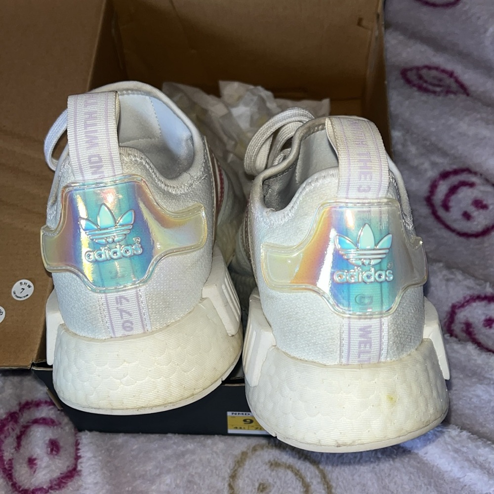 Women’s adidas NMD R1 - Picture 3 of 5